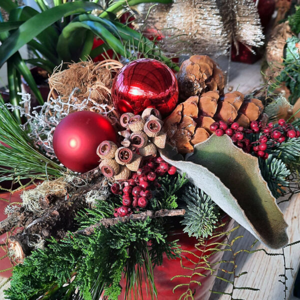 Adventlicher Strauß in Rot Adventlicher Strauß in Rot