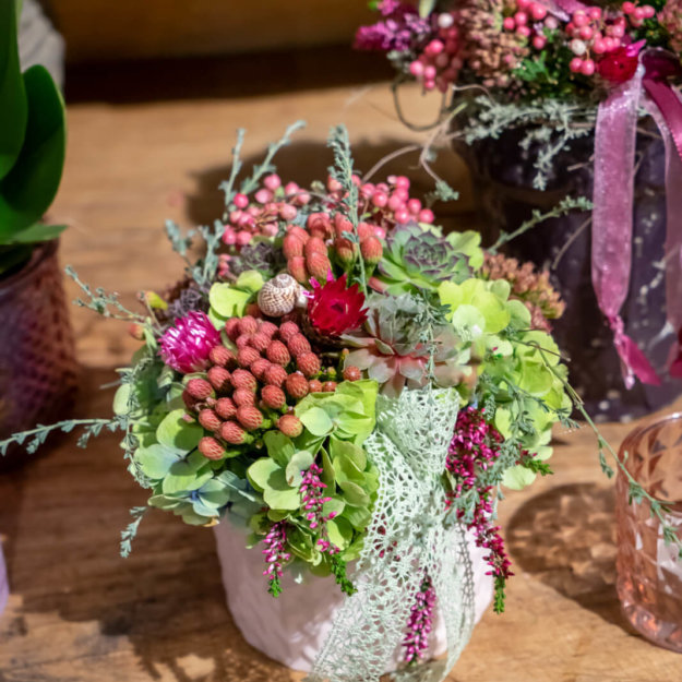 Buntes Gesteck Als Geschenk