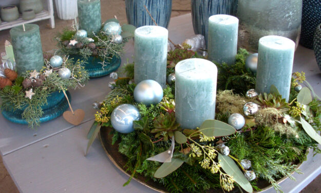 Tuerkisfarbener Adventskranz