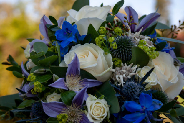 Weiss Blauer Brautstrauss